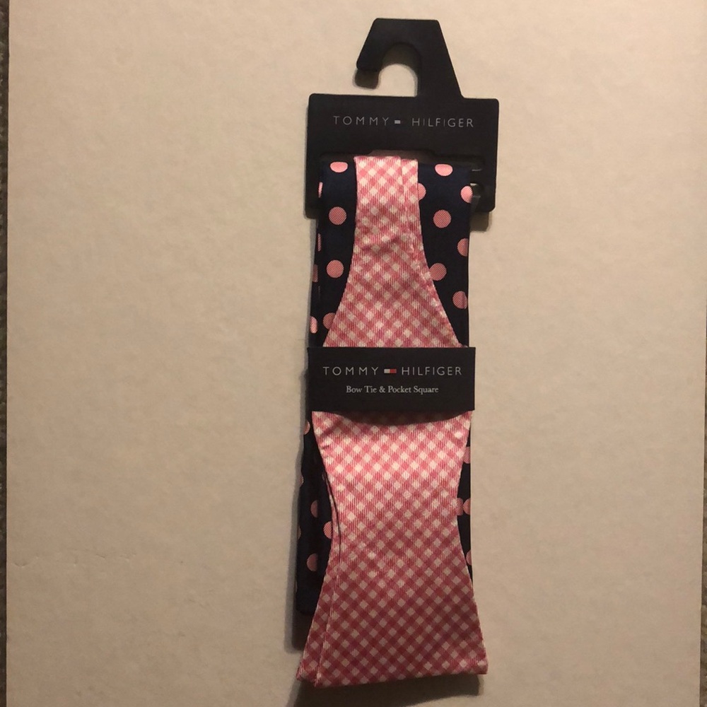 Tommy Hilfiger Bow Tie & Pocket Square